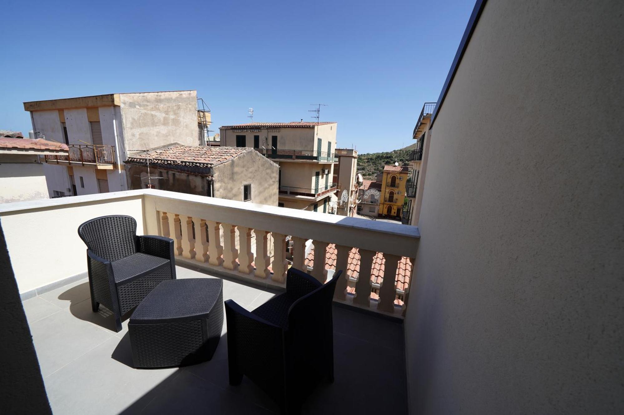 Ducas Rooms And Suite Lascari Extérieur photo