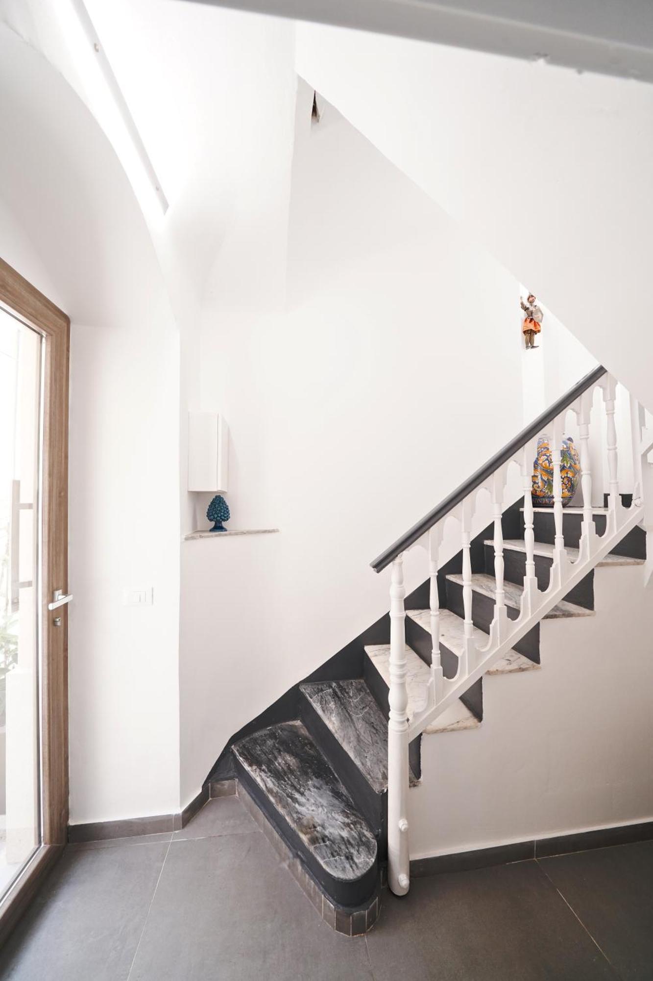 Ducas Rooms And Suite Lascari Extérieur photo