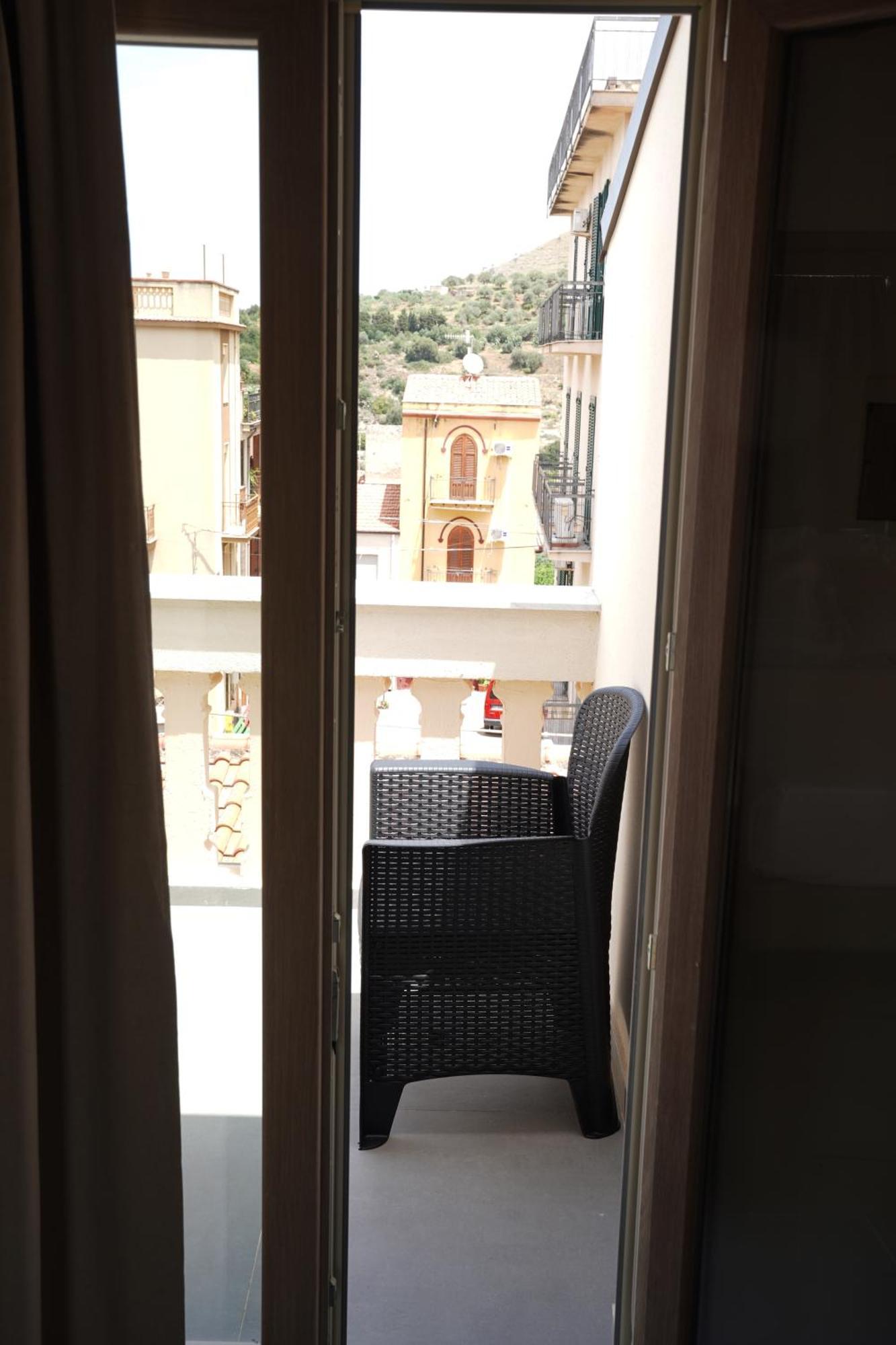 Ducas Rooms And Suite Lascari Extérieur photo