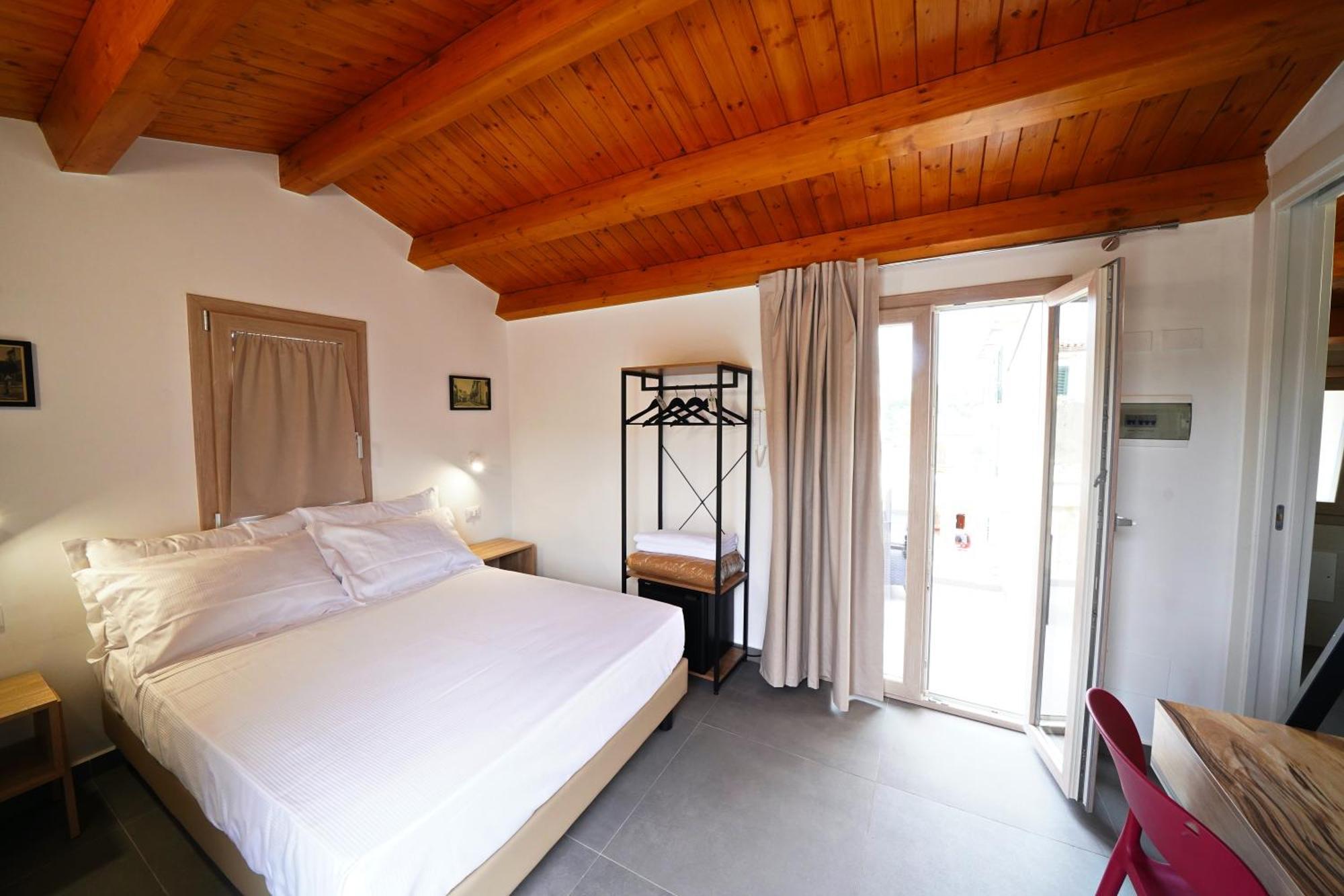 Ducas Rooms And Suite Lascari Extérieur photo