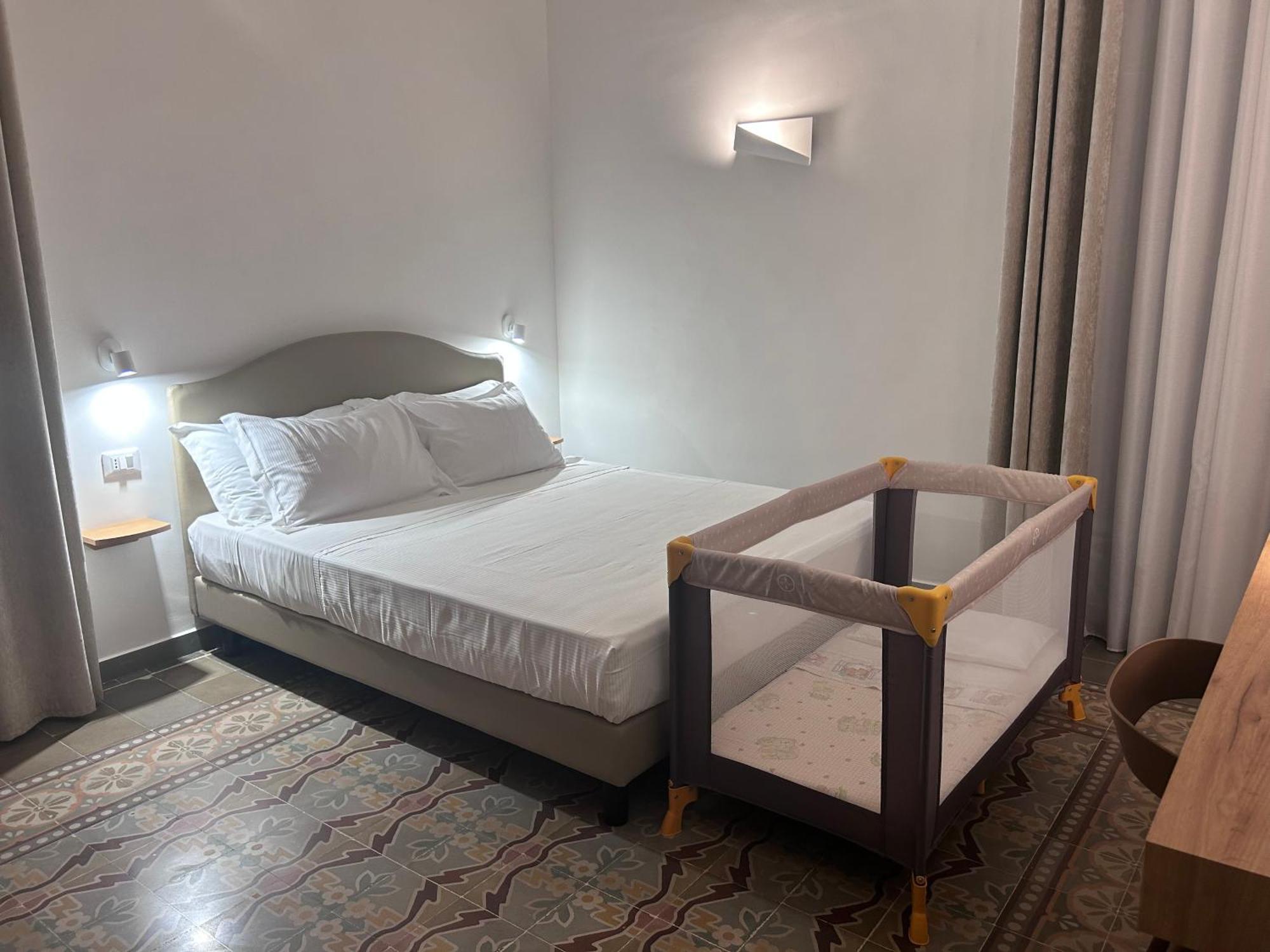 Ducas Rooms And Suite Lascari Extérieur photo