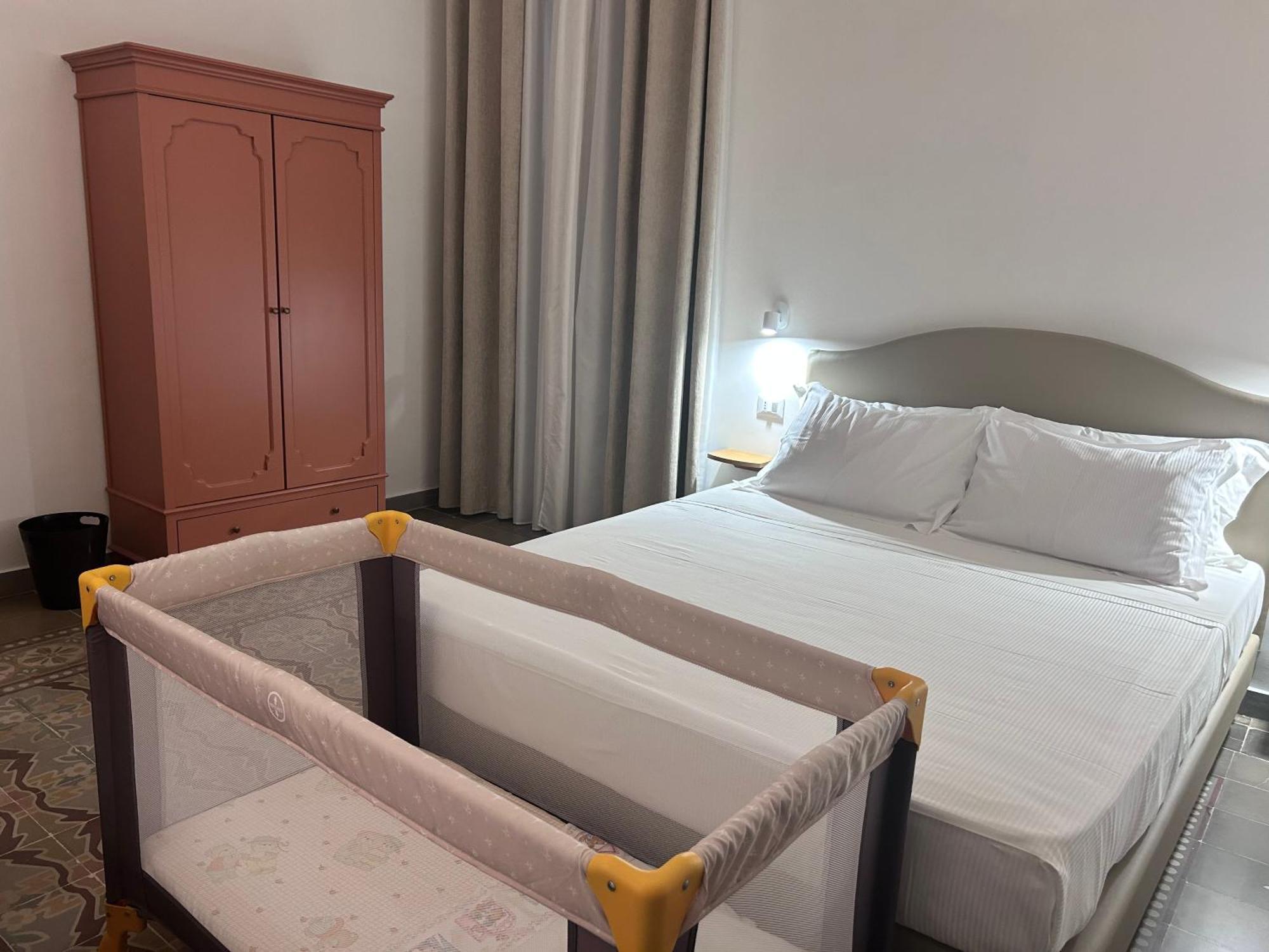 Ducas Rooms And Suite Lascari Extérieur photo